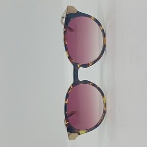 NWOT COCO AND BREEZY SUNGLASSES INSPIRE TORTOISE